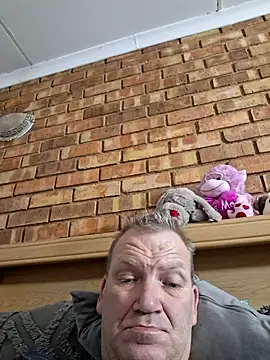 Snapshot of wallacelegend chatting on 11/11/25, 05:57 wallacelegend online show from 11/11/25, 05:57