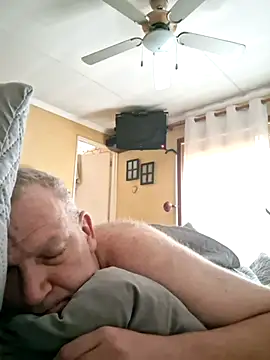 Snapshot of wallacelegend chatting on 02/19/26, 05:37 wallacelegend online show from 02/19/26, 05:37