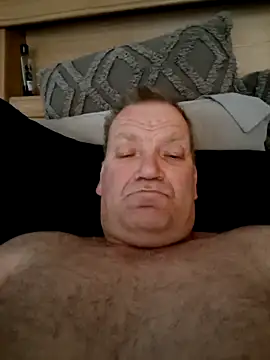 Snapshot of wallacelegend chatting on 10/15/25, 05:28 wallacelegend online show from 10/15/25, 05:28