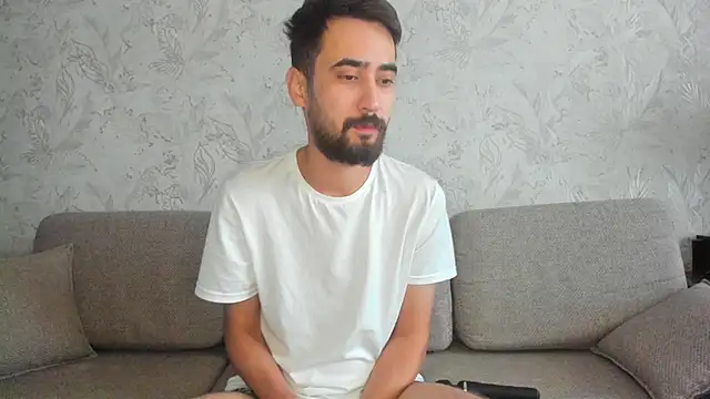 sophywhisper online show from 09/29/25, 07:04