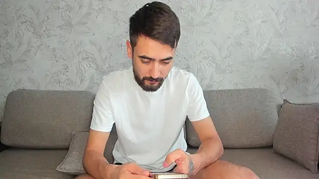 sophywhisper online show from 09/22/25, 06:30