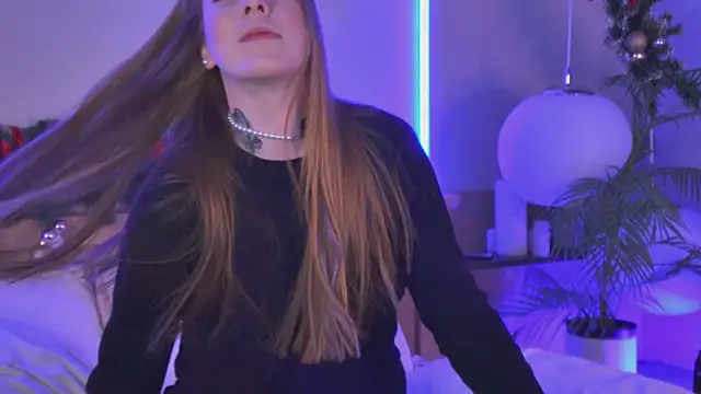 Snapshot of MiaEuphoria_ chatting on 12/16/25, 03:55 MiaEuphoria online show from 12/16/25, 03:55