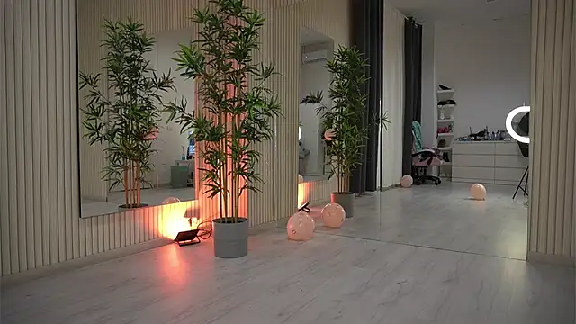 Snapshot of EmmaBlanco chatting on 02/27/26, 07:35 EmmaBlanco online show from 02/27/26, 07:35