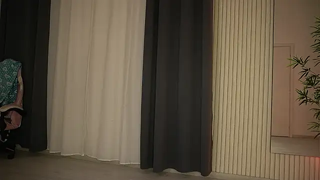 Snapshot of EmmaBlanco chatting on 02/26/26, 08:20 EmmaBlanco online show from 02/26/26, 08:20