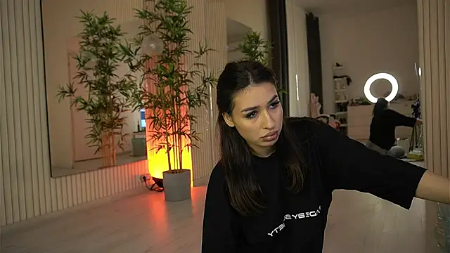 EmmaBlanco online show from 12/04/25, 08:08