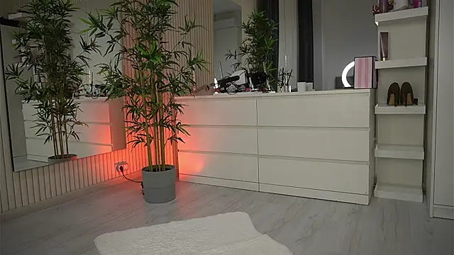 EmmaBlanco online show from 04/08/26, 04:58