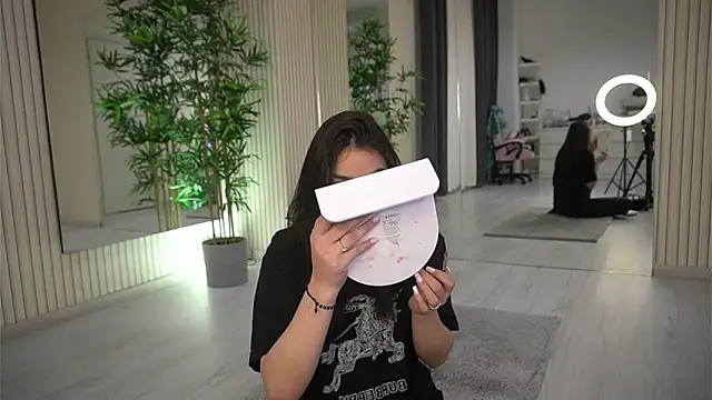 Snapshot of EmmaBlanco chatting on 02/05/26, 08:04 EmmaBlanco online show from 02/05/26, 08:04