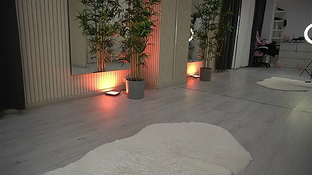 Snapshot of EmmaBlanco chatting on 02/24/26, 07:48 EmmaBlanco online show from 02/24/26, 07:48