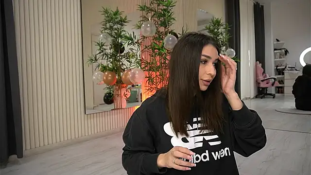 EmmaBlanco online show from 11/21/25, 08:30