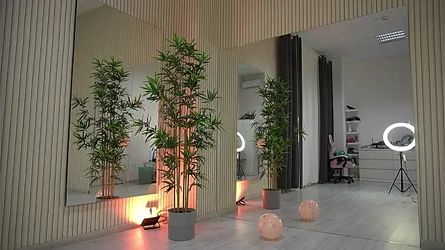 Snapshot of EmmaBlanco chatting on 02/28/26, 07:35 EmmaBlanco online show from 02/28/26, 07:35