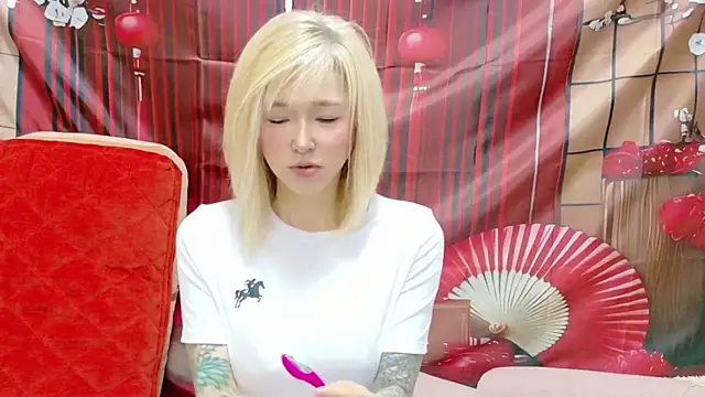 Snapshot of kimagure-fu- chatting on 06/19/26, 01:39 kimagure-fu- online show from 06/19/26, 01:39