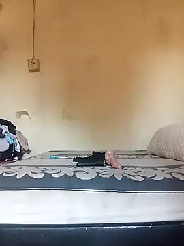 RFeltomWhitJ online show from 11/05/25, 05:32