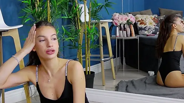 KimmDaviss online show from 10/25/25, 06:56