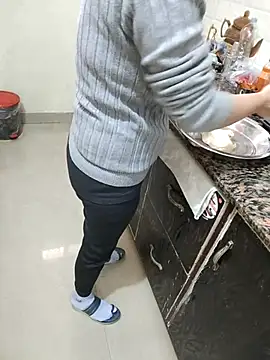 Snapshot of Pihu_Chopra chatting on 11/09/25, 02:04 Pihu Chopra online show from 11/09/25, 02:04