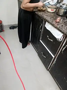 Snapshot of Pihu_Chopra chatting on 10/12/25, 03:13 Pihu Chopra online show from 10/12/25, 03:13