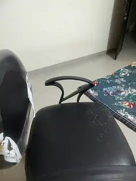 Snapshot of Pihu_Chopra chatting on 10/11/25, 03:24 Pihu Chopra online show from 10/11/25, 03:24