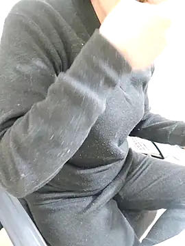 Snapshot of Pihu_Chopra chatting on 12/02/25, 03:47 Pihu Chopra online show from 12/02/25, 03:47