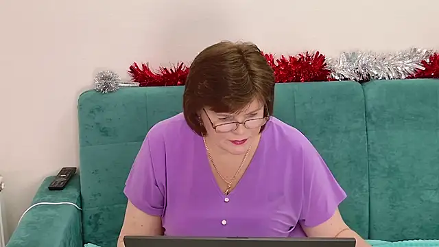 Snapshot of Sandra_Sunrise chatting on 12/21/25, 11:56 Sandra Sunrise online show from 12/21/25, 11:56