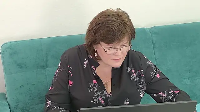 Sandra Sunrise online show from 10/21/25, 11:20