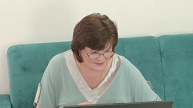 Snapshot of Sandra_Sunrise chatting on 10/14/25, 09:32 Sandra Sunrise online show from 10/14/25, 09:32