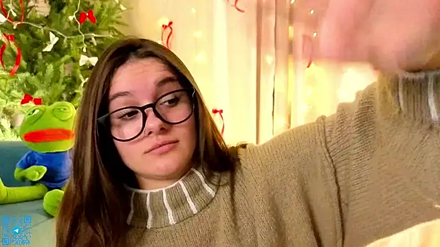 chloemilka online show from 12/19/25, 05:59