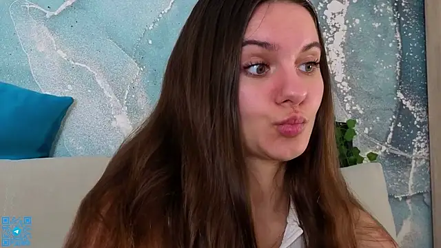 Snapshot of chloemilka chatting on 06/11/26, 06:38 chloemilka online show from 06/11/26, 06:38