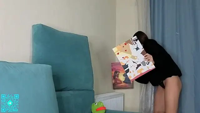 chloemilka online show from 10/27/25, 05:36