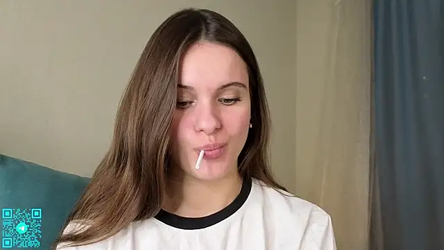 chloemilka online show from 10/25/25, 05:35