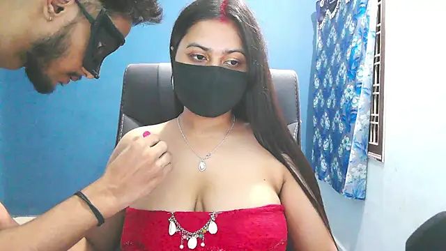 Snapshot of SassyWildCouple chatting on 10/09/25, 04:51 SassyWildCouple online show from 10/09/25, 04:51