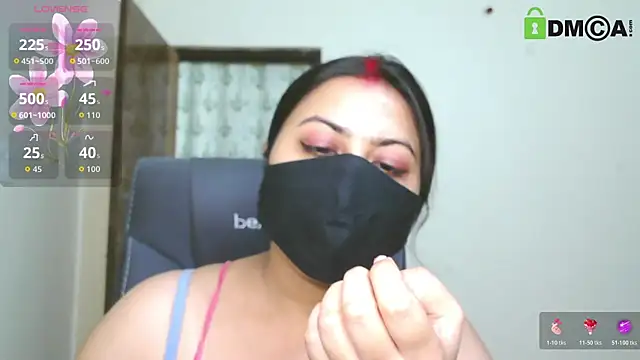 SassyWildCouple online show from 05/17/26, 01:33