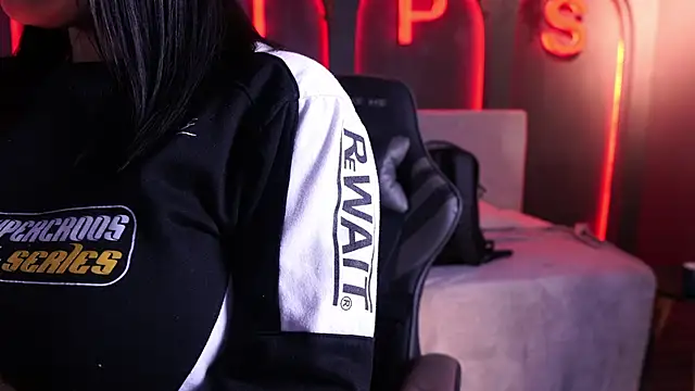 Snapshot of Roma_hells chatting on 09/21/25, 06:24 Roma hells online show from 09/21/25, 06:24