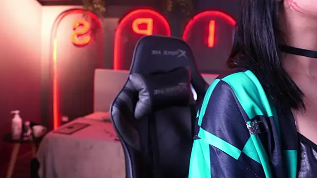 Snapshot of Roma_hells chatting on 09/17/25, 07:05 Roma hells online show from 09/17/25, 07:05