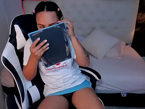 salome rojas  online show from 01/14/26, 08:12