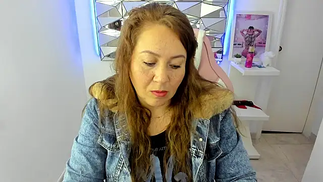 camixxx m online show from 12/17/25, 12:43