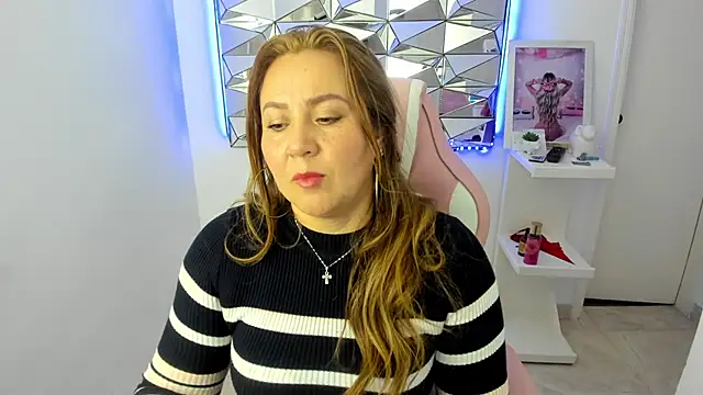 camixxx m online show from 12/05/25, 12:37