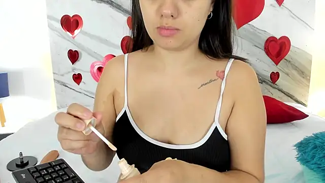 thamiina  online show from 02/13/26, 07:03