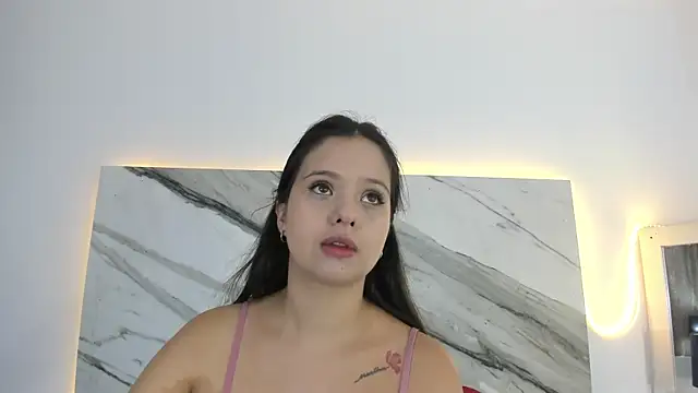 thamiina  online show from 09/28/25, 12:01