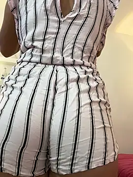 thamiina  online show from 02/18/26, 07:10