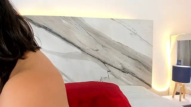 thamiina  online show from 12/01/25, 07:04