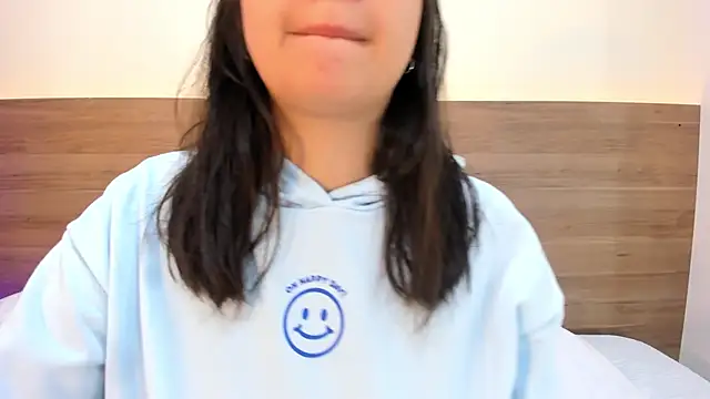 thamiina  online show from 04/17/26, 11:46