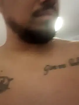 Snapshot of maxiiii125 chatting on 11/28/25, 05:24 maxiiii125 online show from 11/28/25, 05:24