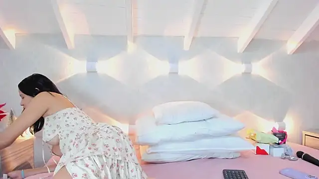 Princesita Sofia  online show from 12/15/25, 08:36