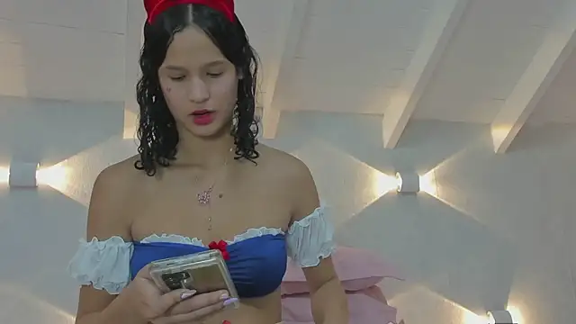 Princesita Sofia  online show from 10/18/25, 08:33