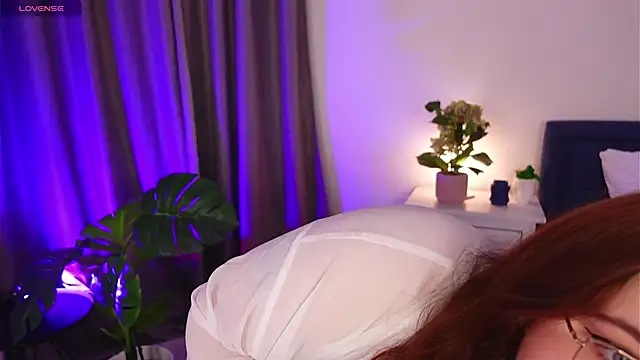 Neko Moor online show from 12/02/25, 08:43