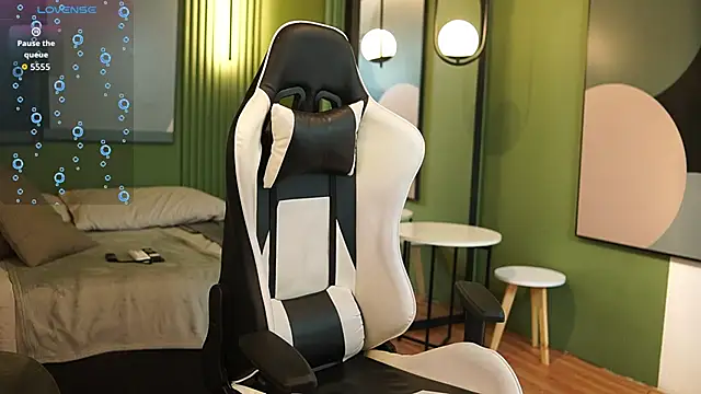 Ethan occonor online show from 09/26/25, 01:18