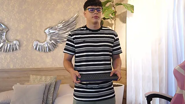 Ethan occonor online show from 12/03/25, 12:26