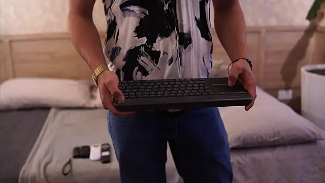 Ethan occonor online show from 12/01/25, 12:06