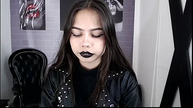 Snapshot of aleesha_cameron02 chatting on 10/14/25, 07:14 aleesha cameron02 online show from 10/14/25, 07:14