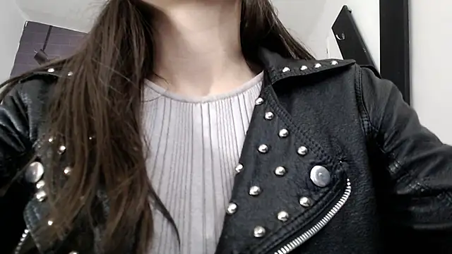 aleesha cameron02 online show from 10/28/25, 12:15