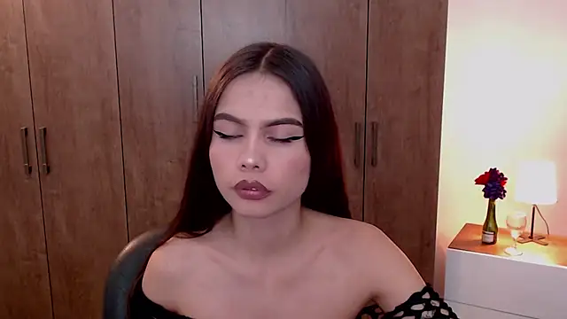 Snapshot of aleesha_cameron02 chatting on 07/18/26, 07:11 aleesha cameron02 online show from 07/18/26, 07:11